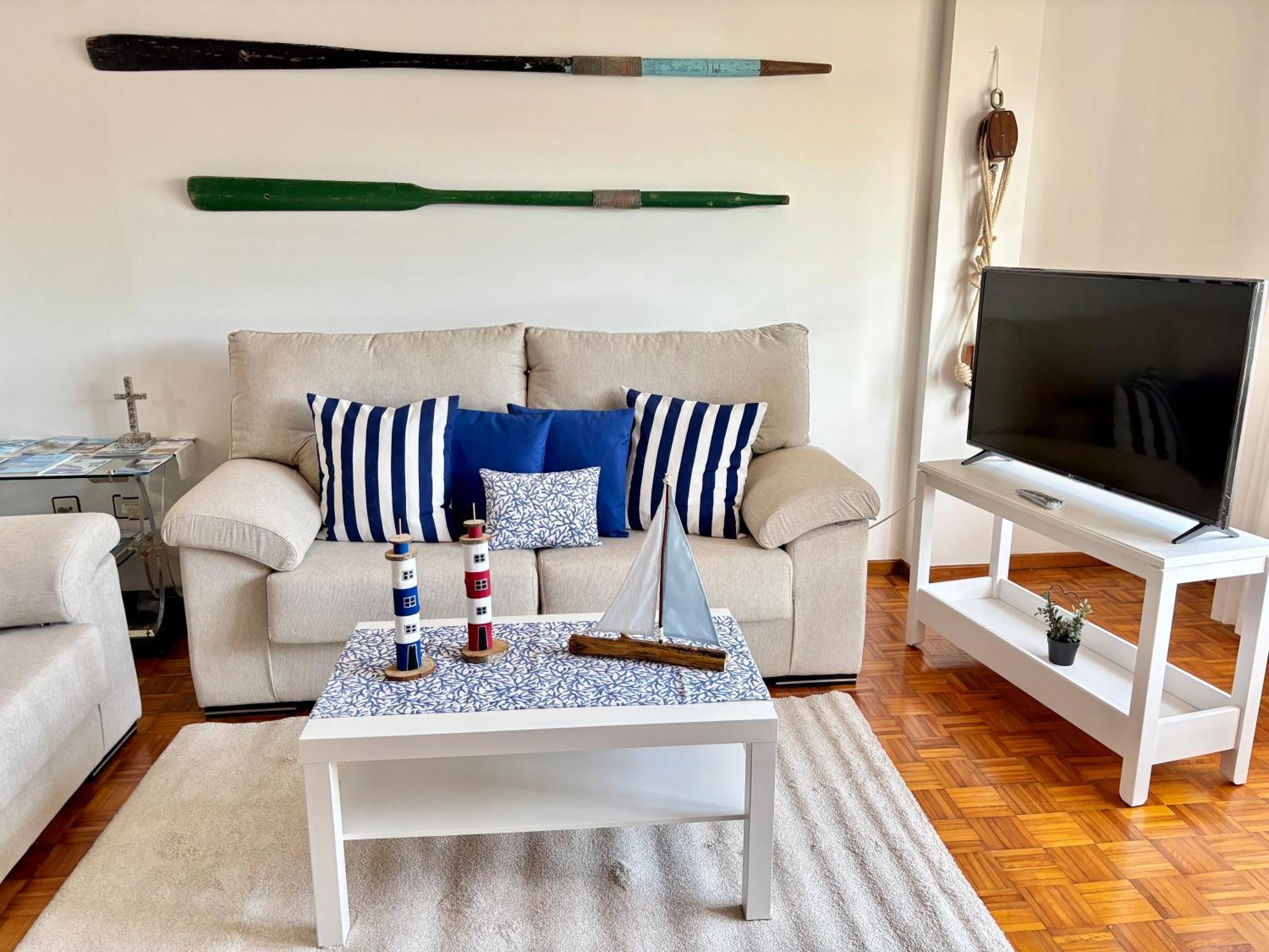Apartment Con Vistas Al Mar En Primera Linea. *